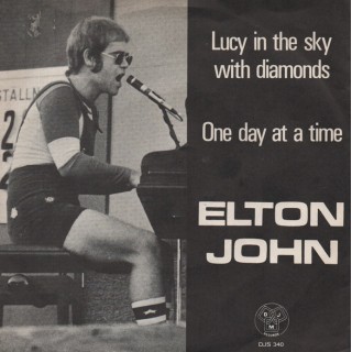 Elton John: Lucy In The Sky With Diamonds – 1974 – NORGE. Elton John: Lucy In The Sky With Diamonds – 1974 – NORGE.